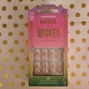 KISS x Wicked Limited Edition Nails - Tan and White